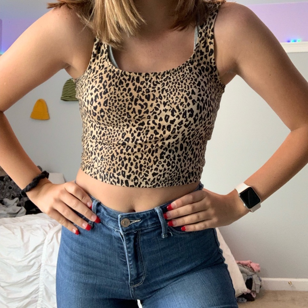 Leopard print cropped tank